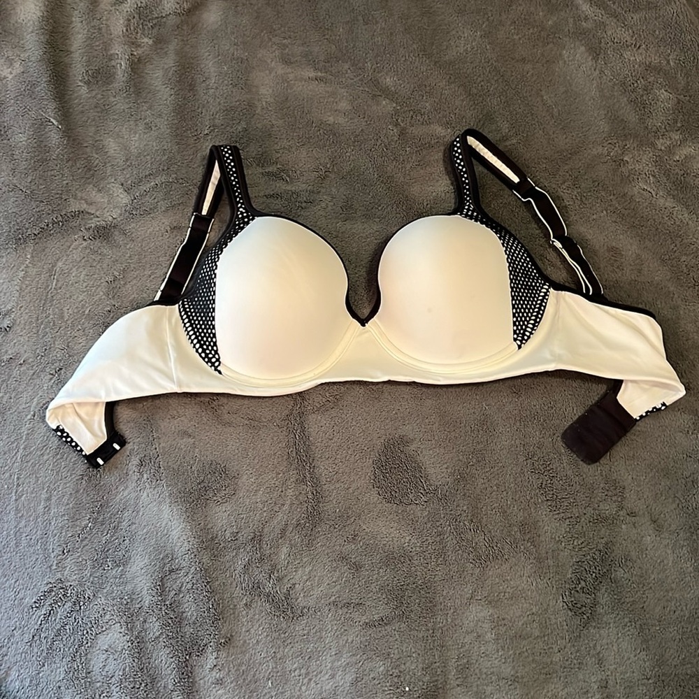 Madian Form White Underwire Sports Bra 36D